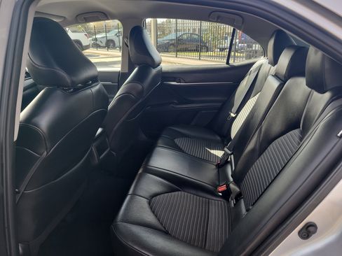 Used 2024 Toyota Camry SE image 12