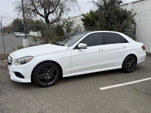 Used 2016 Mercedes-Benz E 400 Sedan image 2