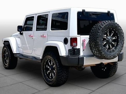 Used 2013 Jeep Wrangler Unlimited Sahara w/ Connectivity Group AWD/4WD image 11