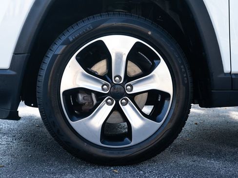 Used 2018 Jeep Compass Latitude w/ Popular Equipment Group image 10