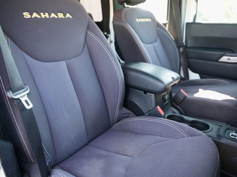 Used 2013 Jeep Wrangler Unlimited Sahara w/ Dual Top Group image 9