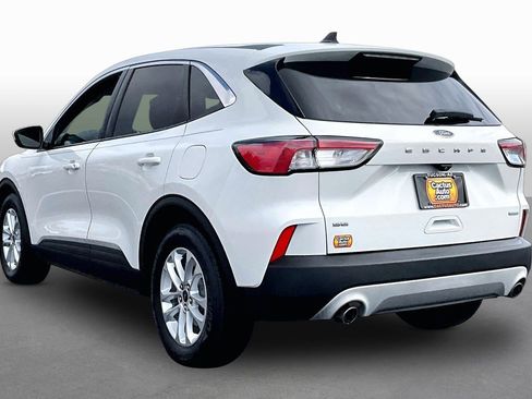 Used 2020 Ford Escape SE image 11