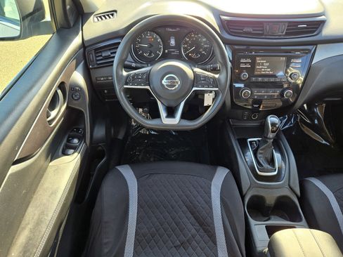 Used 2018 Nissan Rogue Sport S image 10