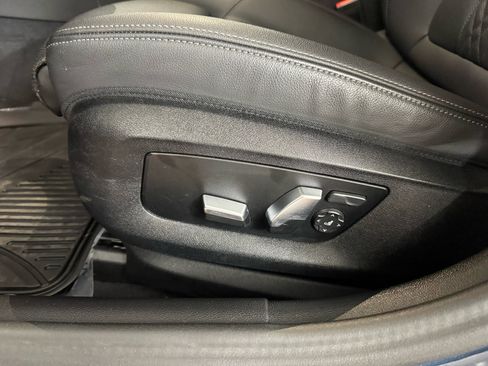 Used 2023 BMW 530i xDrive w/ Premium Package image 14