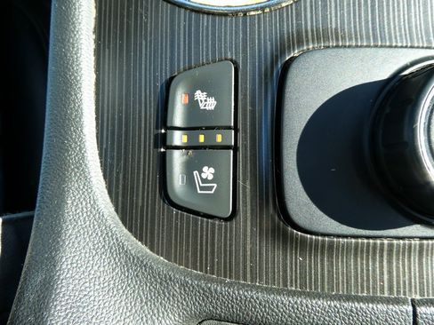 Used 2020 GMC Acadia SLT w/ Premium Package image 29