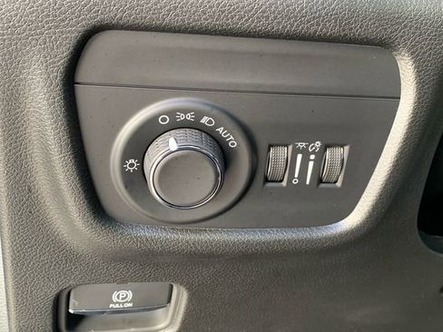 Used 2025 Jeep Grand Cherokee L Altitude image 28