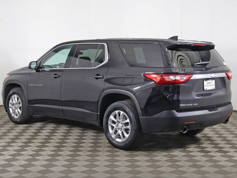 Used 2021 Chevrolet Traverse LS AWD/4WD image 7