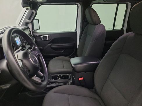 Used 2018 Jeep Wrangler Unlimited Sport AWD/4WD image 17