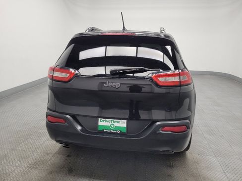 Used 2016 Jeep Cherokee Sport image 7