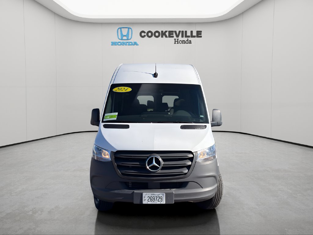 Used 2024 Mercedes-Benz Sprinter 2500 image 3