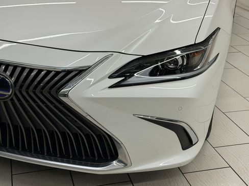 Used 2021 Lexus ES 300h w/ Premium Package FWD image 9