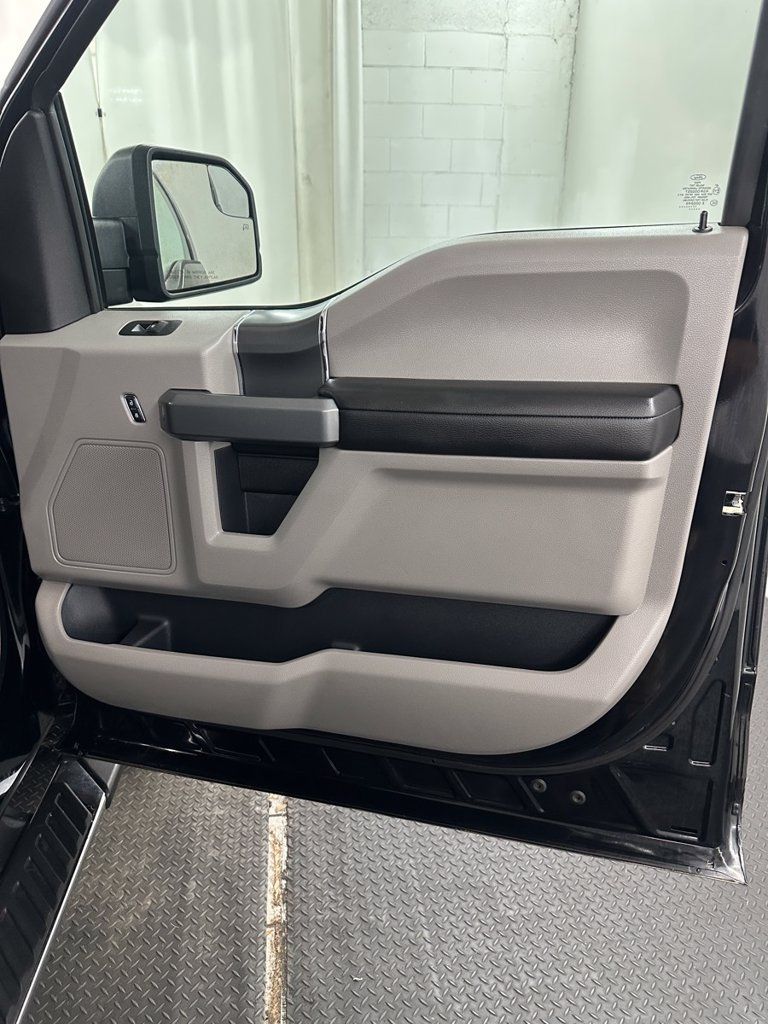 Used 2017 Ford F150 XLT w/ Equipment Group 302A Luxury AWD/4WD image 32