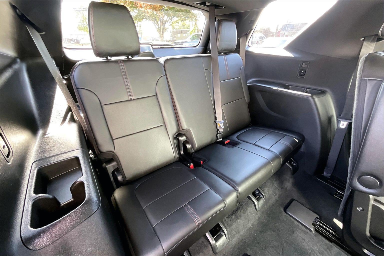 Used 2023 Chevrolet Traverse RS FWD image 32