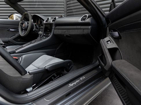 Certified 2024 Porsche 718 Boxster Spyder RS RWD image 35