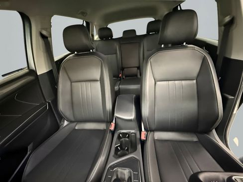 Used 2022 Volkswagen Tiguan SE image 14