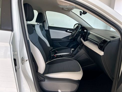 Certified 2025 Volkswagen Taos S FWD image 30