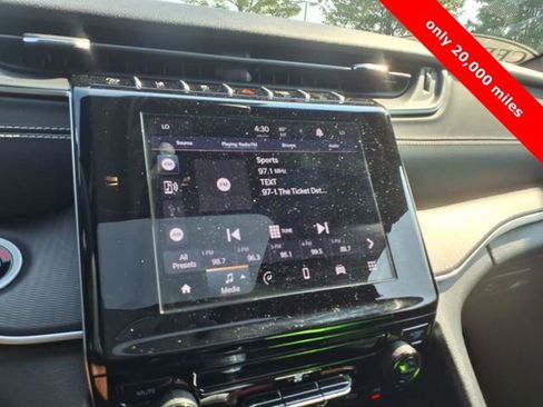 Certified 2024 Jeep Grand Cherokee Laredo X image 16