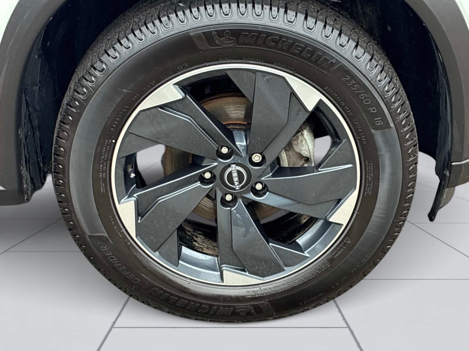 Used 2025 Nissan Rogue SV AWD/4WD image 9