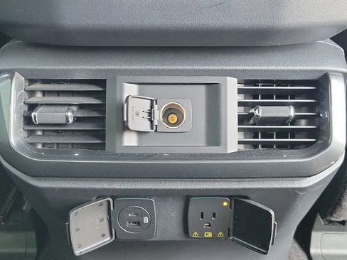 Used 2022 Ford F150 XLT w/ Equipment Group 302A High AWD/4WD image 25