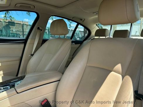 Used 2014 BMW 528i xDrive Sedan AWD/4WD image 28