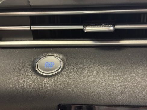Used 2021 Hyundai Elantra SEL FWD image 36