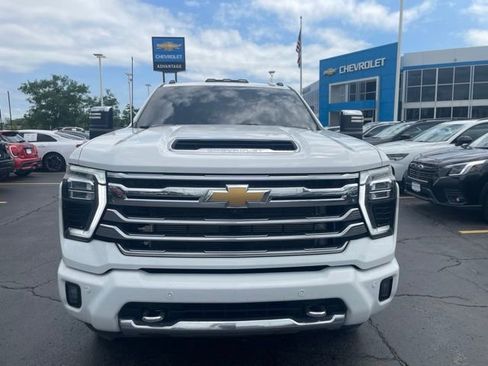 Used 2024 Chevrolet Silverado 3500 High Country w/ Technology Package AWD/4WD image 6