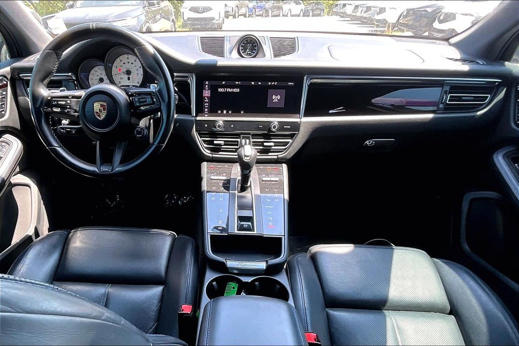 Used 2023 Porsche Macan Turbo AWD/4WD image 18