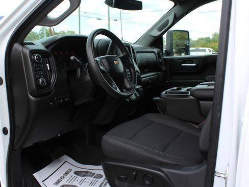 Used 2025 Chevrolet Silverado 2500 Custom w/ Custom Value Package AWD/4WD image 19