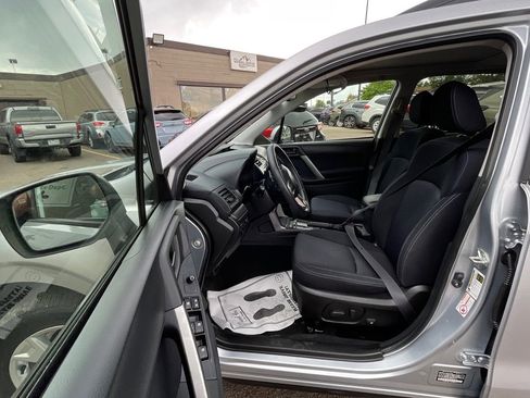 Used 2014 Subaru Forester 2.5i Premium w/ All-Weather Package AWD/4WD image 19