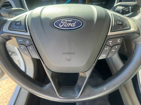 Used 2019 Ford Fusion SE image 27