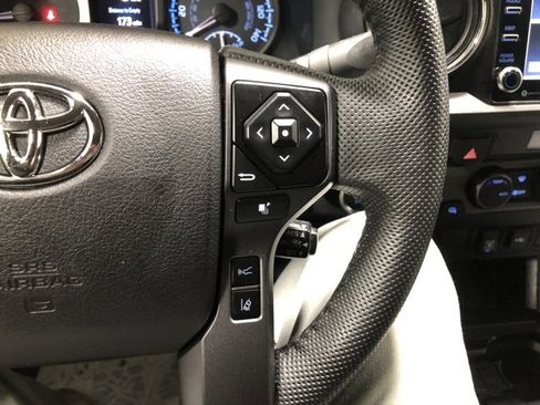 Used 2022 Toyota Tacoma TRD Sport image 23