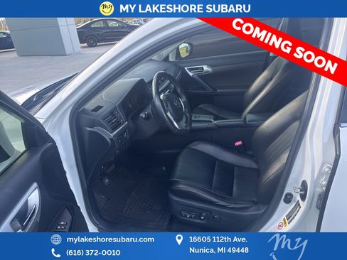 Used 2013 Lexus CT 200h w/ Premium Pkg w/Backup Camera FWD image 9