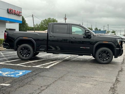 New 2026 GMC Sierra 2500 AT4 w/ AT4 Premium Plus Package AWD/4WD image 4