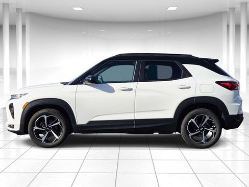 Used 2023 Chevrolet TrailBlazer RS w/ Convenience Package FWD image 2