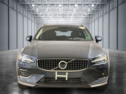 Used 2025 Volvo V60 B5 Cross Country Plus