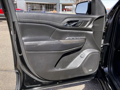 Used 2019 GMC Acadia SLT w/ Black Edition image 22