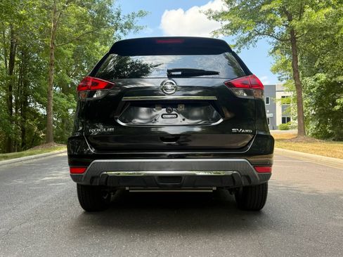 Used 2018 Nissan Rogue SV AWD/4WD image 6