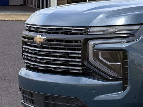 New 2026 Chevrolet Suburban High Country AWD/4WD image 13