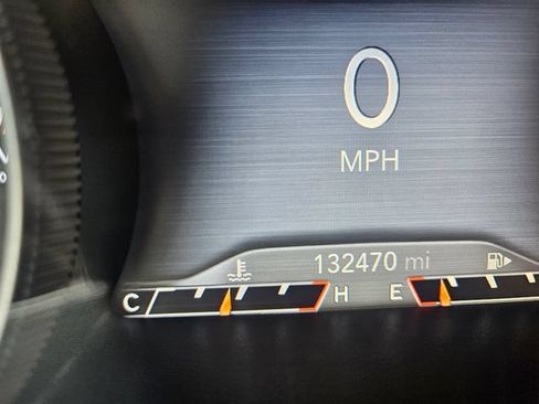 Used 2019 Jeep Cherokee Limited FWD image 16