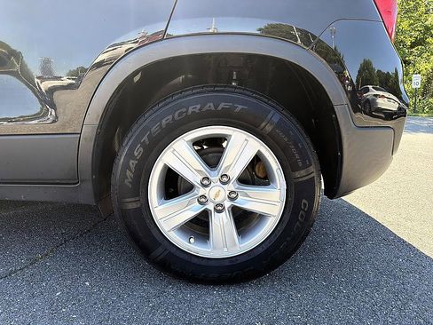 Used 2020 Chevrolet Trax LS w/ Tint and Cruise Package FWD image 10