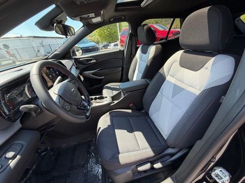New 2026 Chevrolet Trax RS w/ Sunroof Package FWD image 22