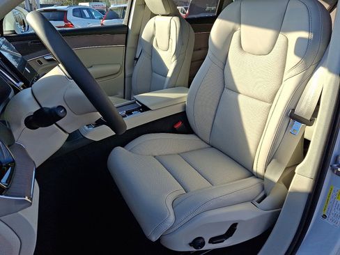 New 2026 Volvo XC90 B6 Ultra w/ Protection Package image 9