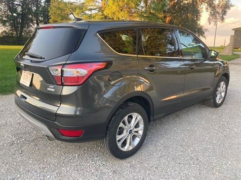 Used 2017 Ford Escape SE AWD/4WD image 8