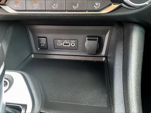 Used 2024 Nissan Sentra SV FWD image 15