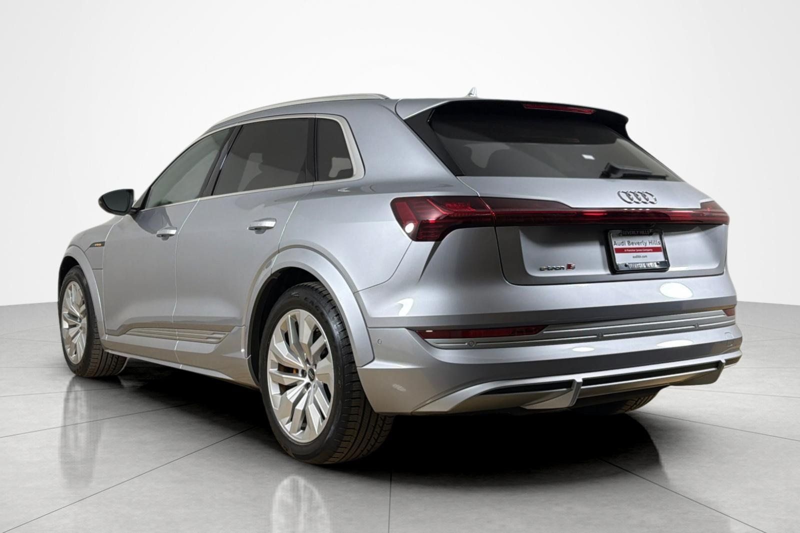 Used 2022 Audi e-tron S Premium Plus AWD/4WD image 3