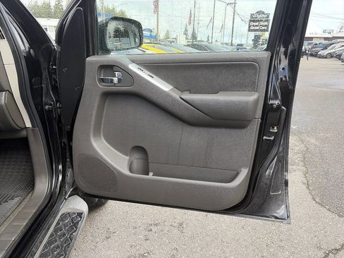 Used 2008 Nissan Pathfinder SE w/ Premium Pkg image 24