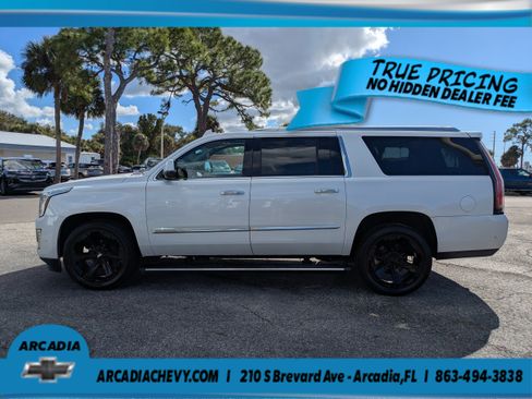 Used 2020 Cadillac Escalade ESV Premium Luxury AWD/4WD image 7