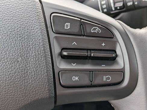 Used 2025 Hyundai Venue SEL FWD image 20