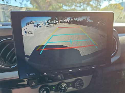 Used 2018 Toyota Tacoma SR5 image 28