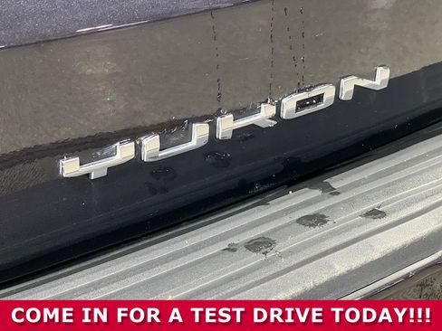 Used 2024 GMC Yukon XL SLT image 35